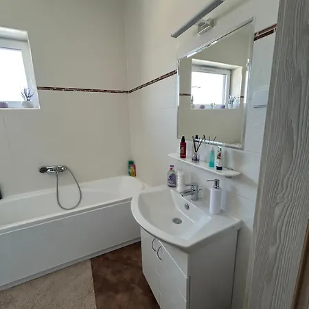 Lejlighed Panorama Penthouse - Gyoenyoeru Latkep A Bakonyra *