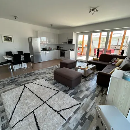 Panorama Penthouse - Gyoenyoeru Latkep A Bakonyra * Veszprém